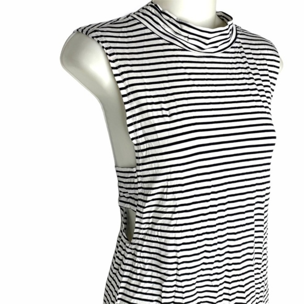 Striped & Stretchy Cutout Top